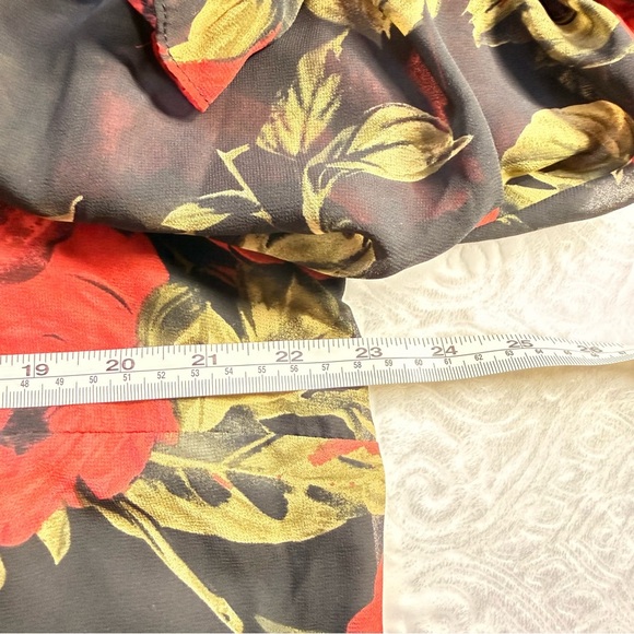 Vince Camuto Floral Chiffon Blouse XL Black Red Roses - Picture 7 of 8